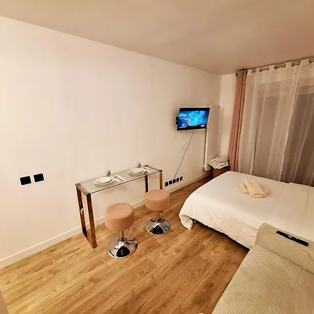Daire Fantasia With Private Car-park - 15min To Disneyland By Bus Number 2233 *
