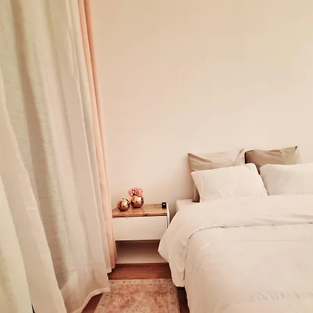 Fantasia With Private Car-park - 15min To Disneyland By Bus Number 2233 *