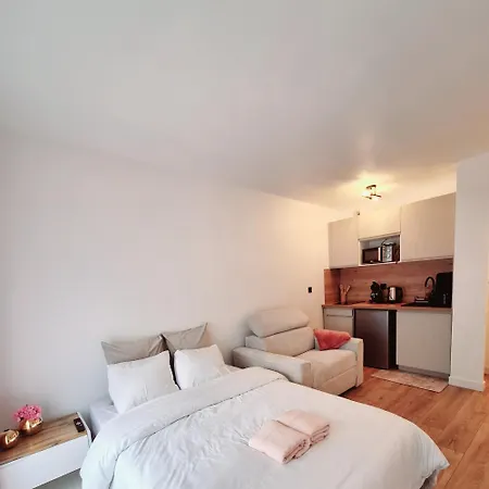 Fantasia With Private Car-park - 15min To Disneyland By Bus Number 2233 Montévrain