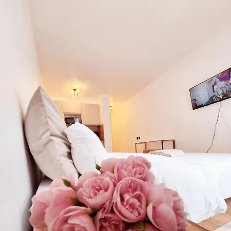 Fantasia With Private Car-park - 15min To Disneyland By Bus Number 2233 * Montévrain